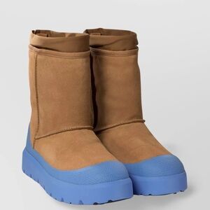 UGG
 - "CLASSIC SHORT WEATHER HYBRID" ANKLE BOOTS
